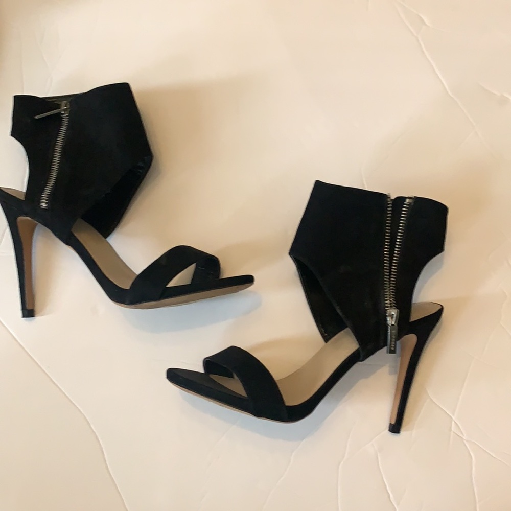 Black opened toe heels